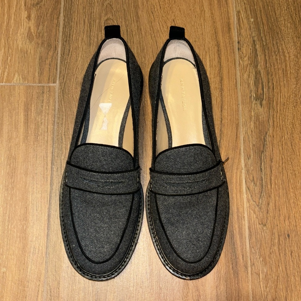 Ann Taylor Loafers Gray & Black Size 7
